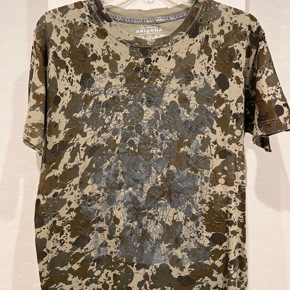 Arizona Jean Company - M - distressed cotton tee shirt
